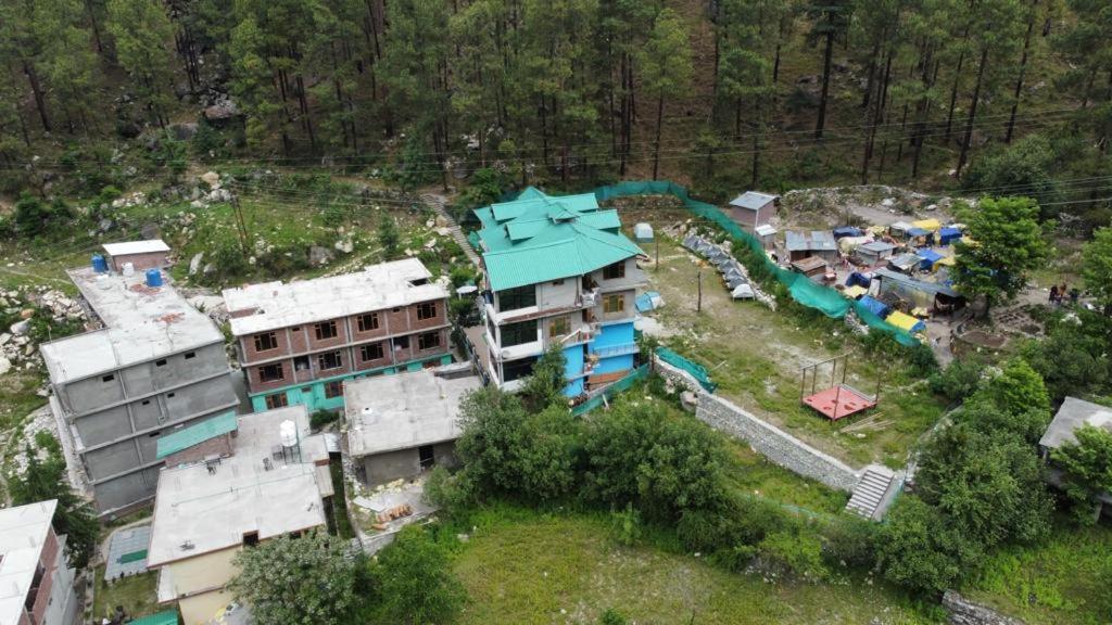 Majestic Mountain Bhaiji Guest House Kasol Exterior photo